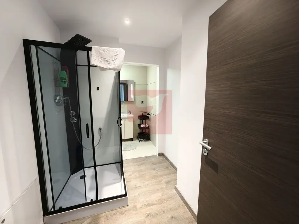 2 apartamente intr-unul singur!