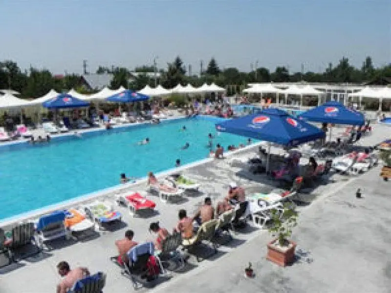 Pensiune restaurant , piscina, salon de evenimente de vanzare