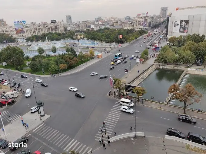 Spatiu birouri de vanzare in Piata Unirii, blocul Sitraco, 1100 mp