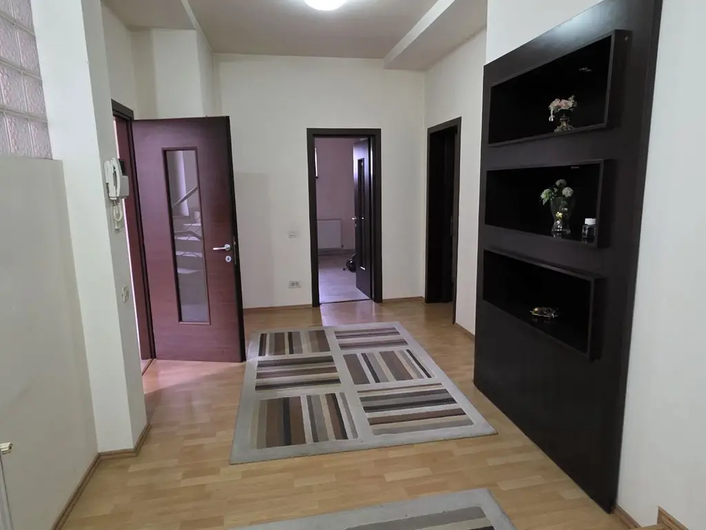 Baneasa Teisani vila 7 camere teren 1000 mp