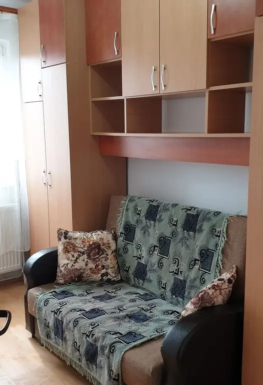 Apartament 3 camere de inchiriat Florilor
