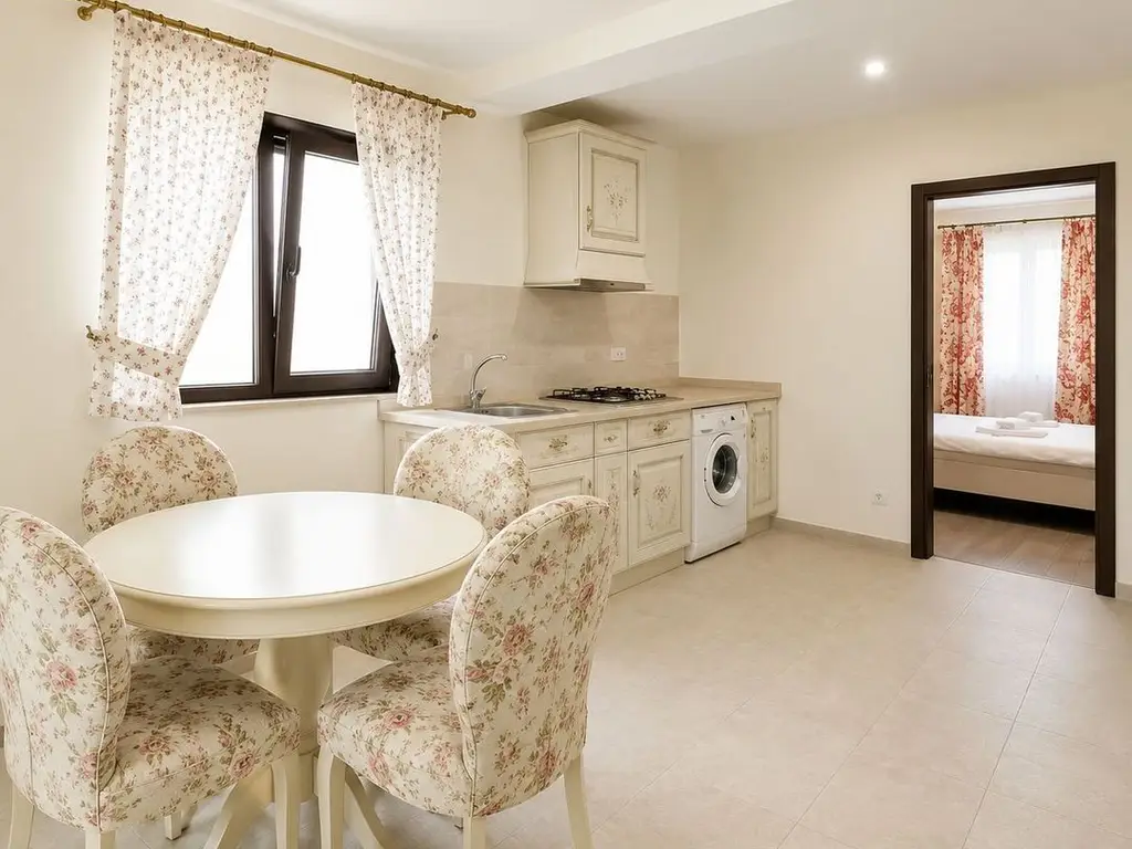 Apartament cu 2 camere la mansardă, complet mobilat și utilat