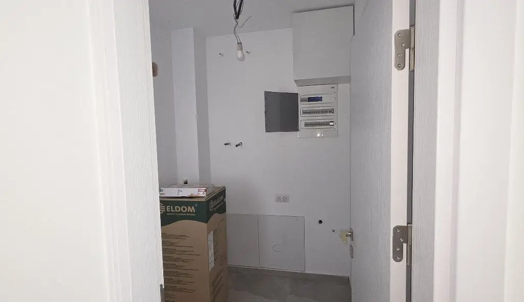 Giulesti duplex P+1 4 camere de vanzare