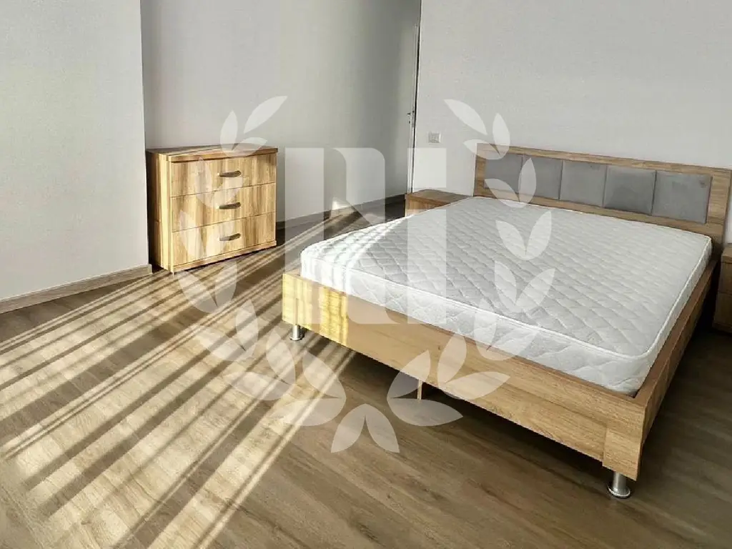 APARTAMENT 3 CAMERE DECOMANDAT 79 MP
