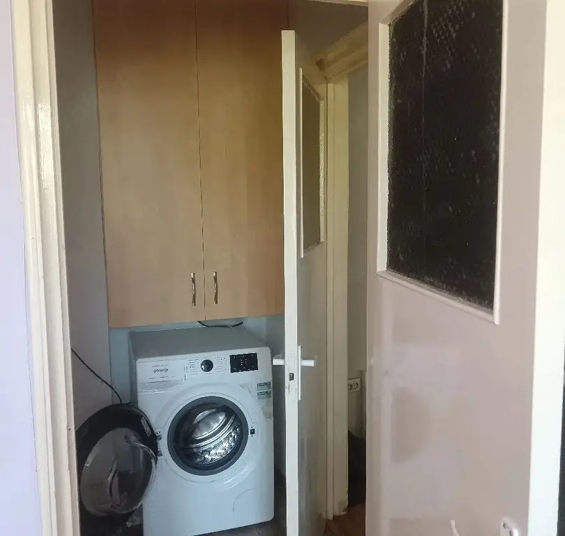 De inchiriat aparatament cu 2 camere, ultracentral , 400 euro