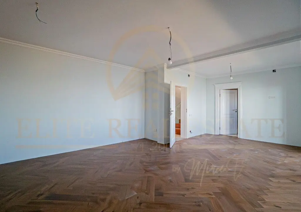 Năvodari - Casă exclusivistă cu ponton privat – Primul rând la lac