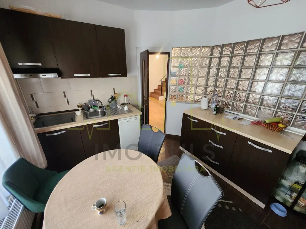 Casa pe calcan si SAD cu acces din strada