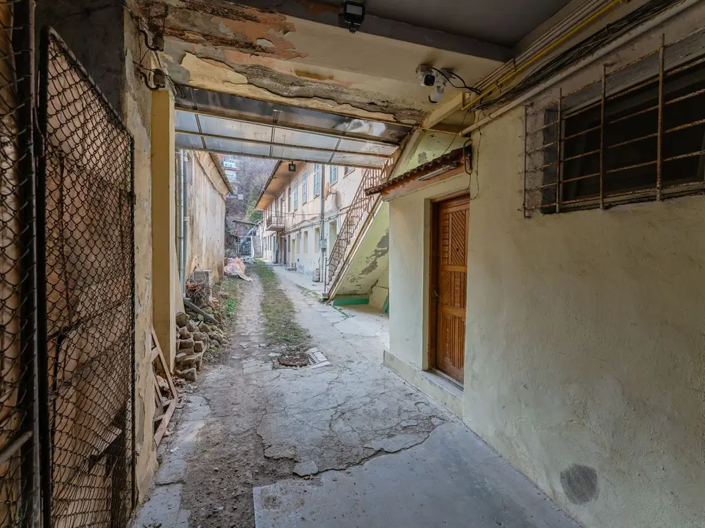 Clădire de vânzare în Brașovul Vechi | 16 camere | Potențial de dezvoltare
