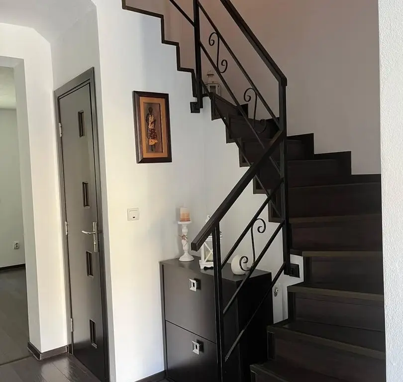 Casă de vânzare în regim cuplat zona Cetate Alba Iulia
