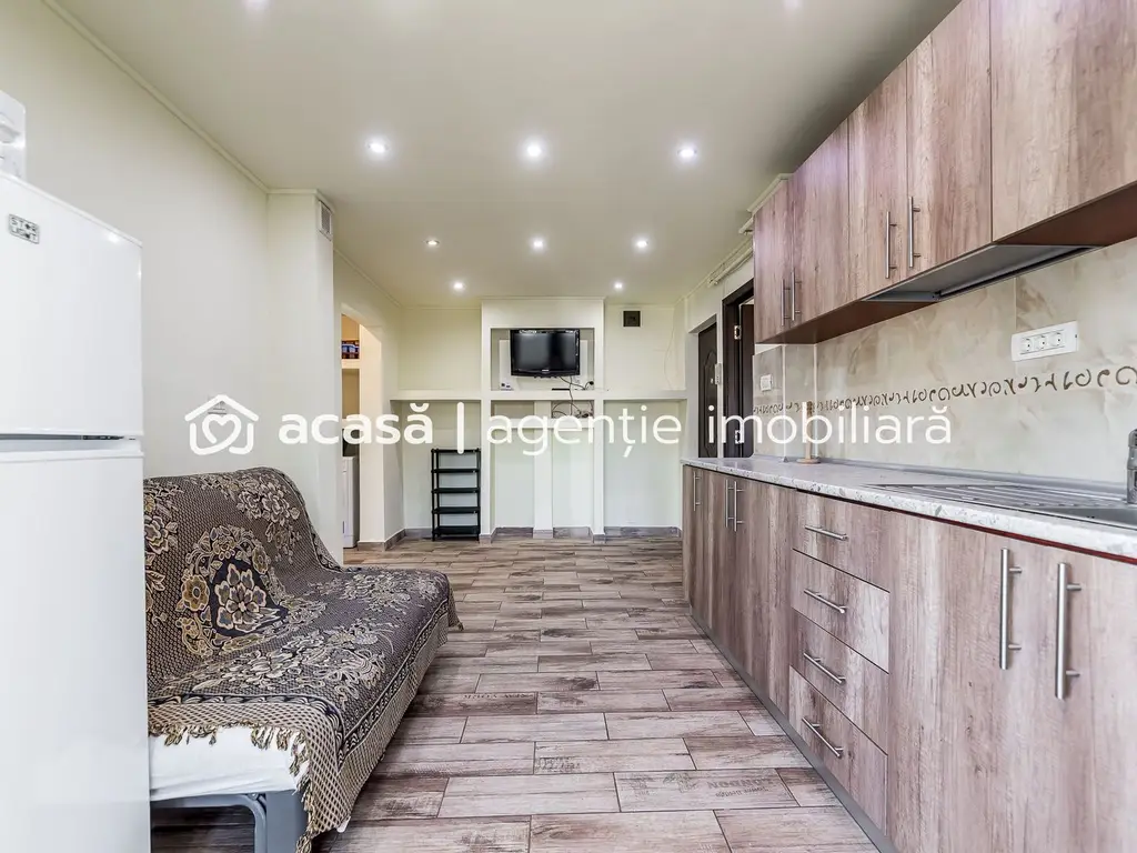 Ap 2 camere decomandat, renovat, 2 balcoane. Cartier Alfa Arad