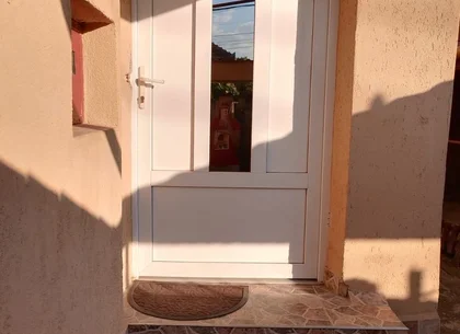 ageuropa.ro vinde casa in zona 14 Mai cu 3 cam. si teren aferent de 500mp.