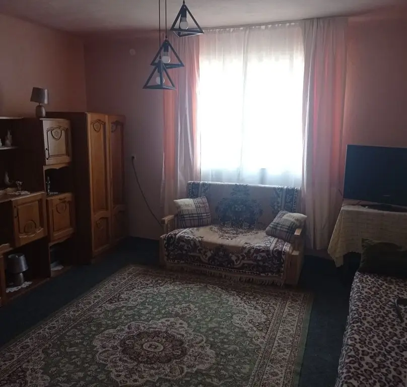 De vânzare casă cu curte