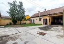 Casa cu potential multiplu cu teren generos pe strada Dunarii