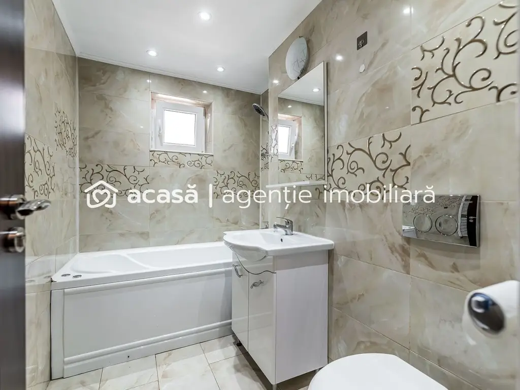Ap 2 camere decomandat, renovat, 2 balcoane. Cartier Alfa Arad