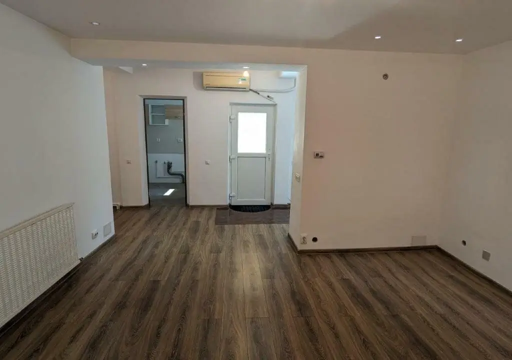 Casa de Vanzare Crangasi | 3 Camere | 5 min de mers Metrou Crangasi