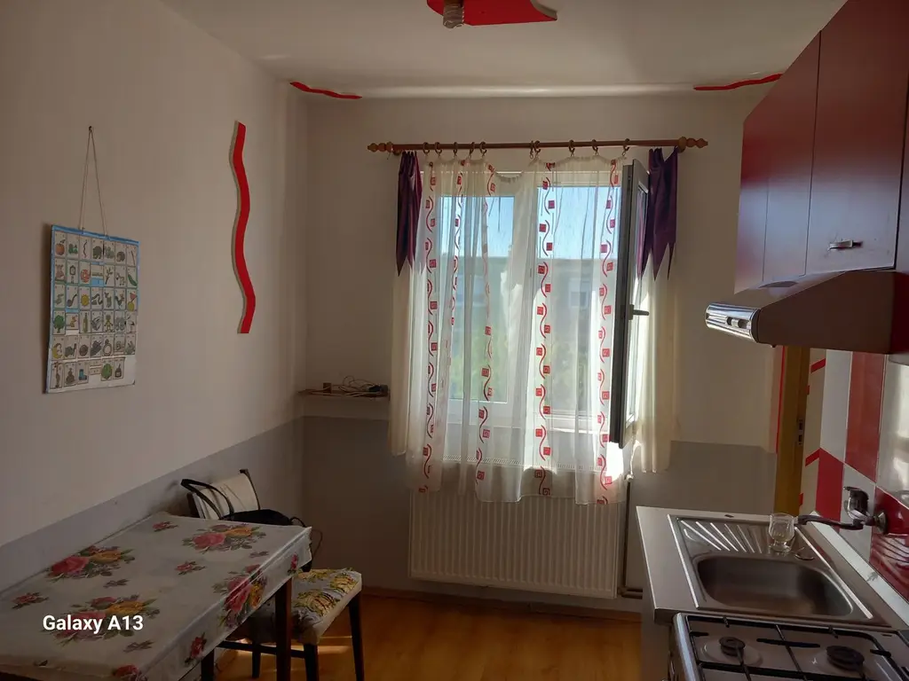 Ag BRASADAS vinde ap 3 cam 41mp etaj 4 în SOLIDARITĂȚII.