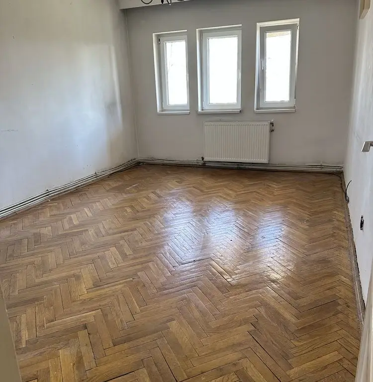 BRASADAS vinde ap 5 cam CARAMIDA etaj 1 zona Lic. ECONOMIC.
