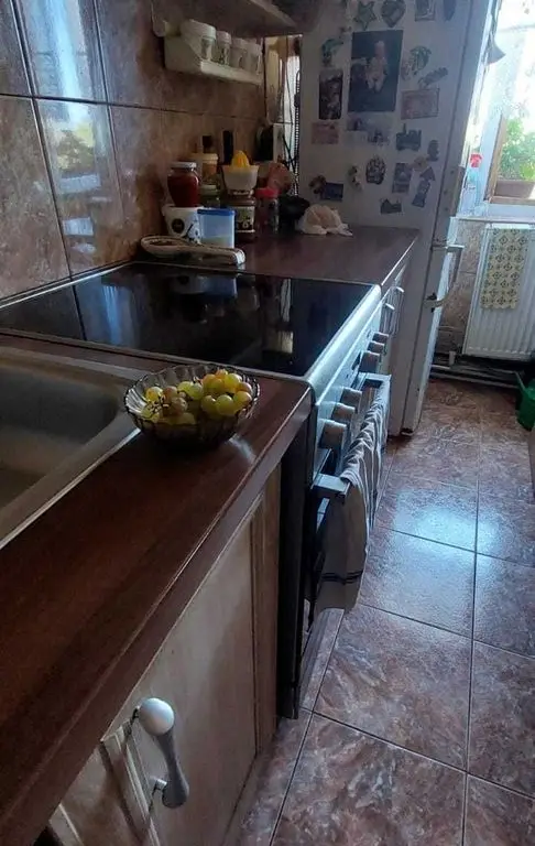 BRASADAS vinde URGENT ap 2 cam etaj 4/4 pe Aleea Prahovei.