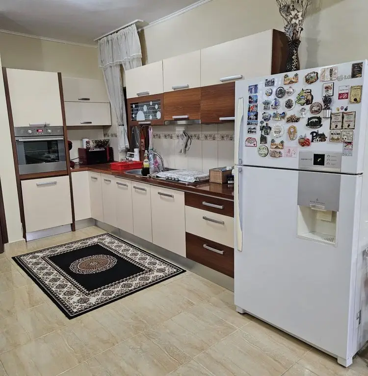 Casa de vanzare 3 camere Sos Giurgiului - Luica