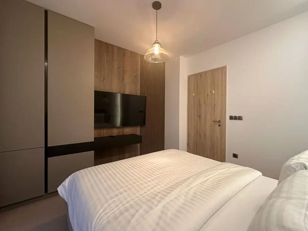 Penthouse de LUX 4 camere cu terasă spectaculoasă de 122 mp + jacuzzi