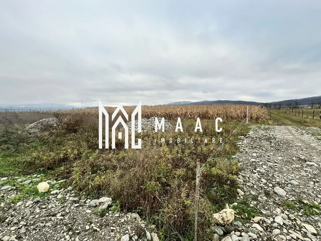 Teren intravilan | 860 mp | Deschidere 16 m | Priveliște montană | Bradu