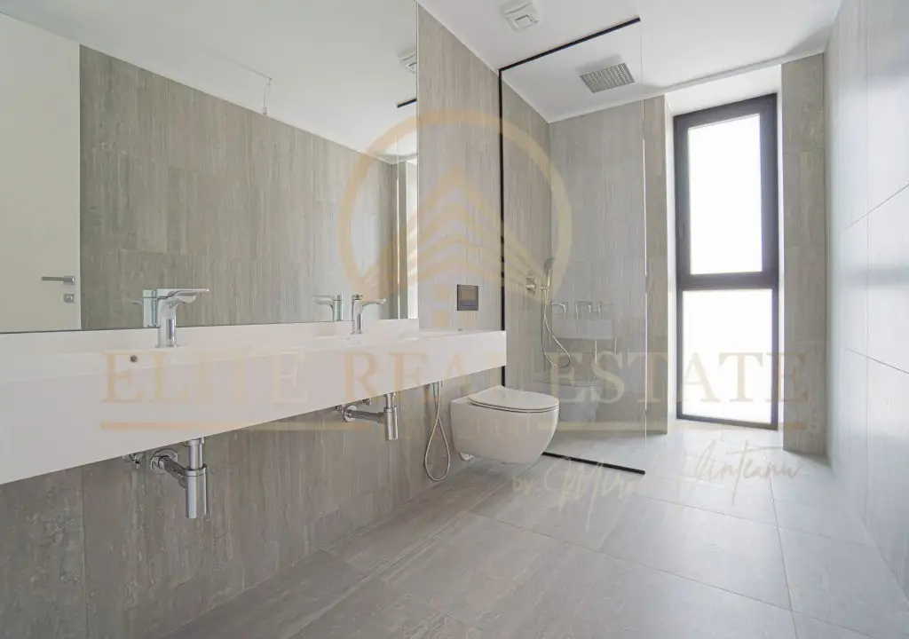 Stațiunea Mamaia - Vânzare apartament cu 4 camere, 3 bai cu vedere la mare.