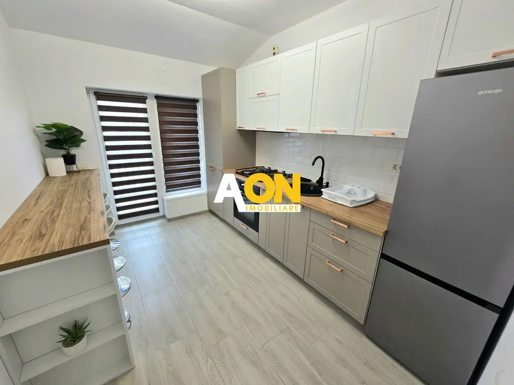 Apartament cu 3 Camere de Închiriat, Bloc Nou, Zona Liceului Economic