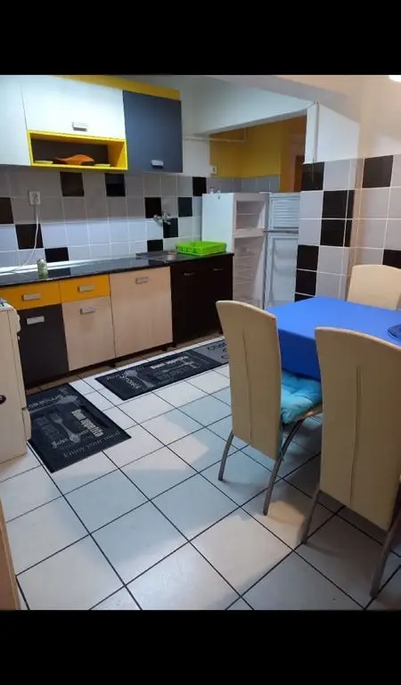 Vand Apartament 3 camere, Micro 16 Satu Mare