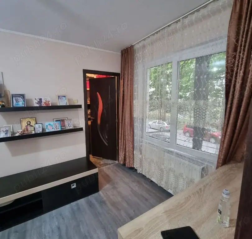 De vanzare apartament cu 3 camere