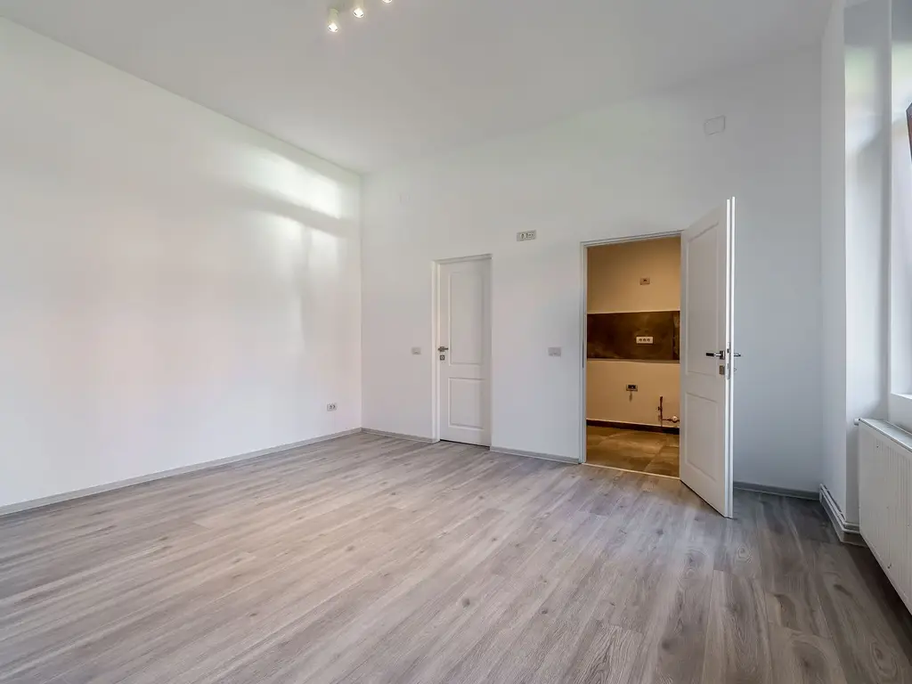 De vânzare apartmanent central | parter | renovat