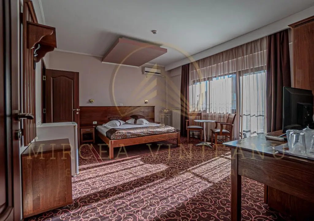 Hotel 3 Stele de Vânzare la Delfinariu, aproape de Mamaia