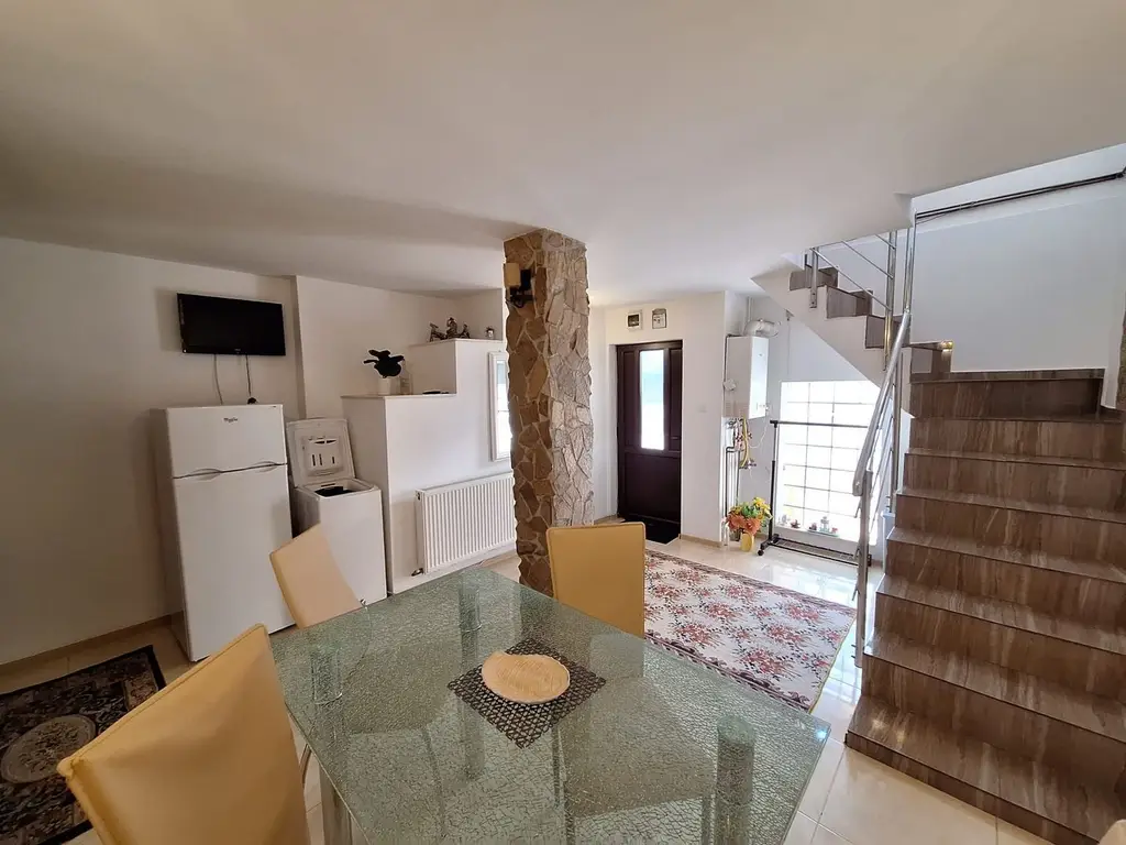 Inchiriere apartament la casa, Centru Bascov