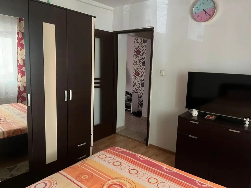 Apartament 2 camere de închiriat | Etaj 1 | Balcon | Centrală proprie