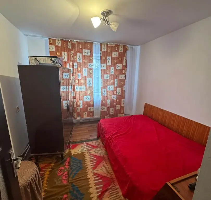 Casă cu garaj – str. Mărășești