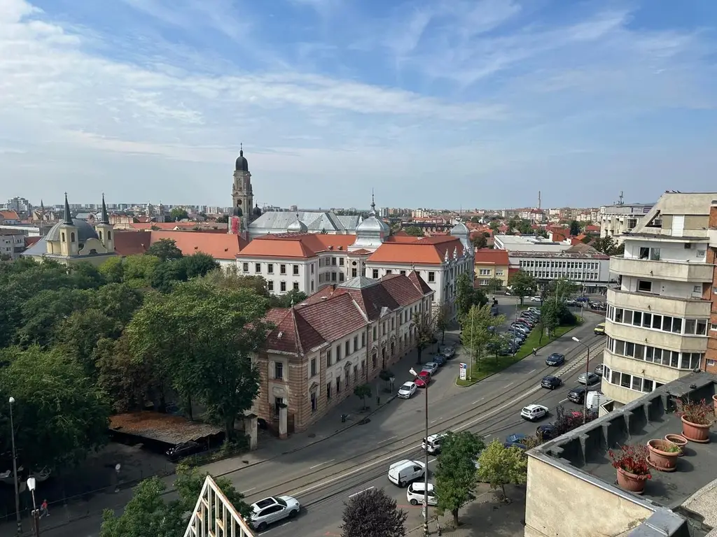 Apartament 4 camere – Ultracentral, Bld. Magheru, Oradea-149.900 euro