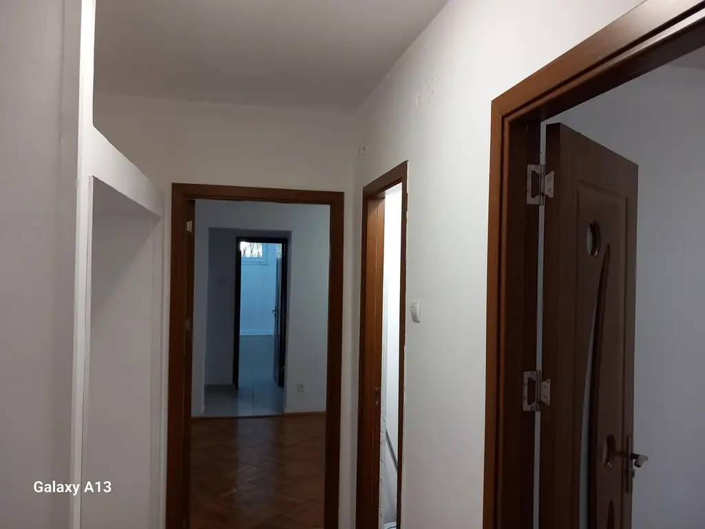 BRASADAS vinde ap 2 cam 48mp nemobilat PARTER Baba Novac 2.