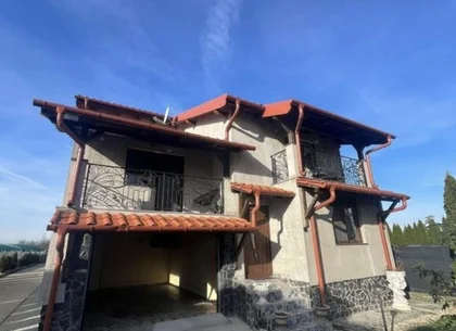 BRASADAS vinde casa in zona AQUASTAR.
