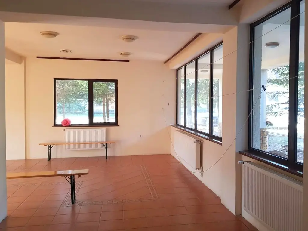 Hotel cu arhitectură montană deosebită poziționare premium Sâmbătă de Sus