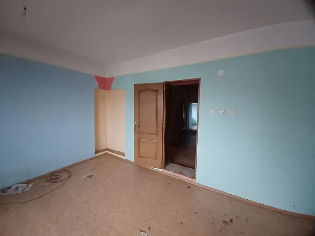 Casă, singur în curte, 500 mp, Muntele Găina. 157 000 E. Comision 0.