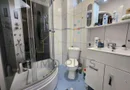 3 Camere. 2 Bai. Apartament pe 2 nivele. Pretabil investitie.