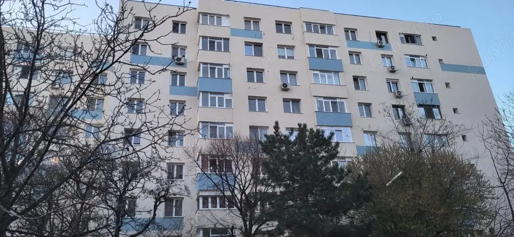 vand apartament 4 cam