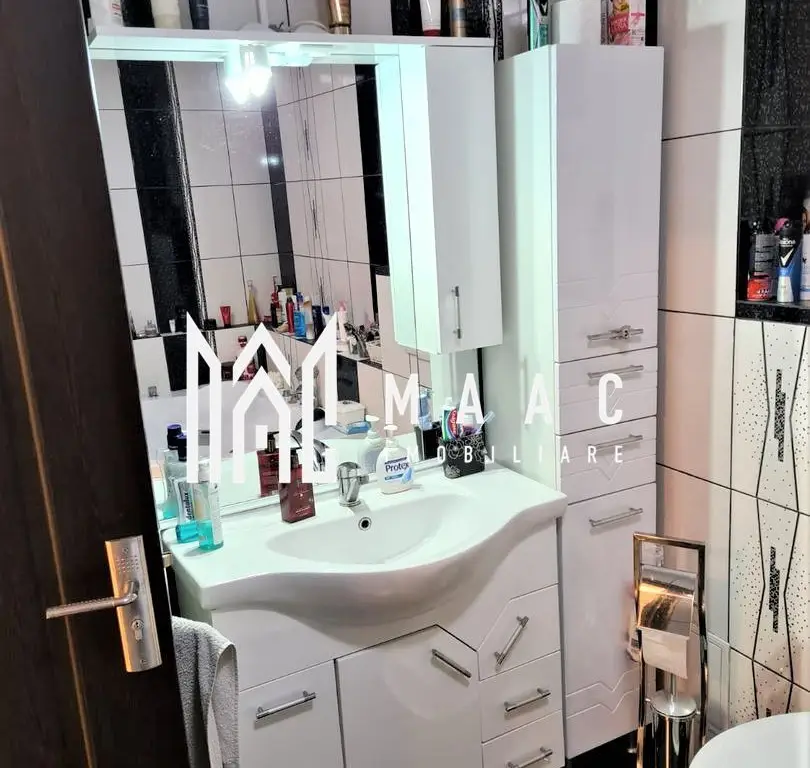 2 Case de vanzare + spatiu comercial | Zona Tiglari | 400 mp