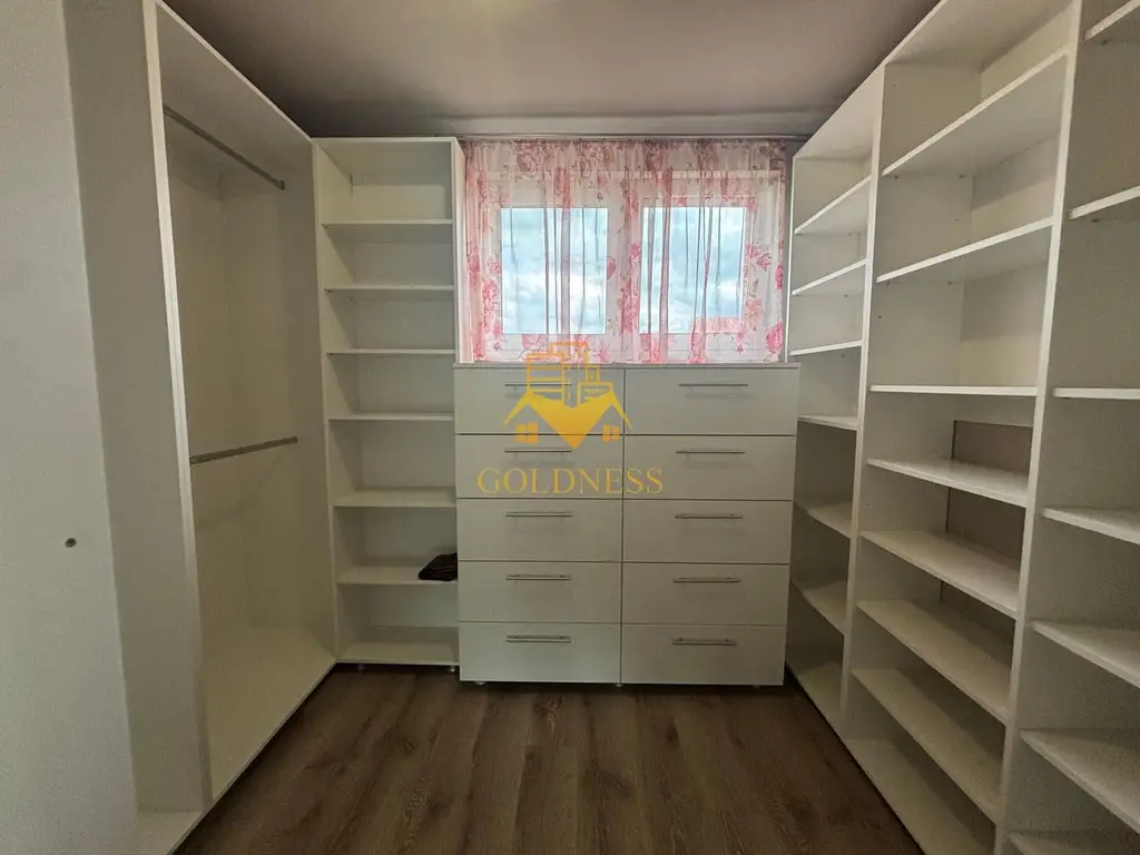 Duplex, 4 camere, modern, curte, terasă, 200mp teren, Florești