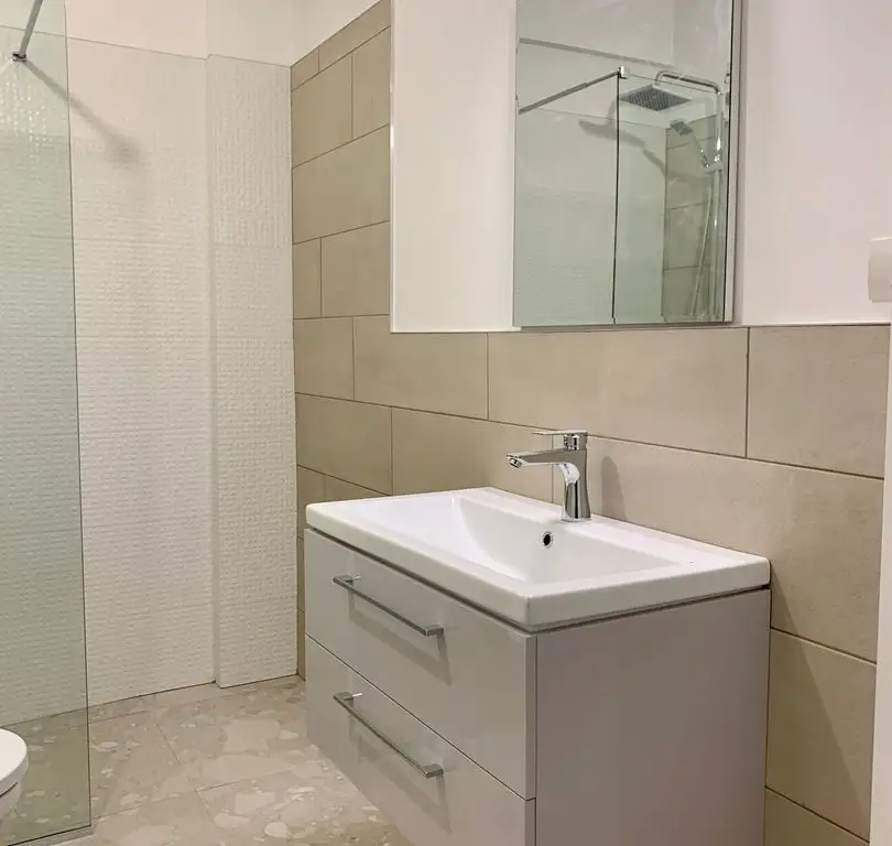 Ultimele unitati -2 cam 100 mp Et. 1/4 An 2023 Mamaia Nord 30 metri de mare