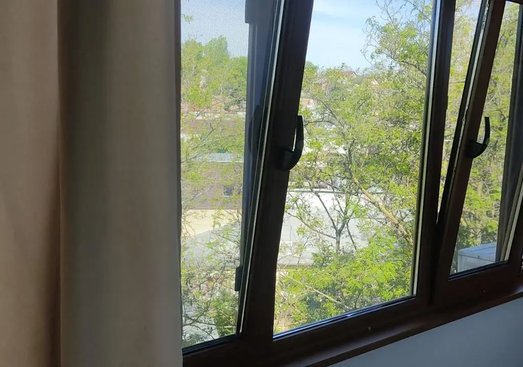 De inchiriat apartament cu 2 camere, etaj 4/4 Piata Centrala, 360 euro
