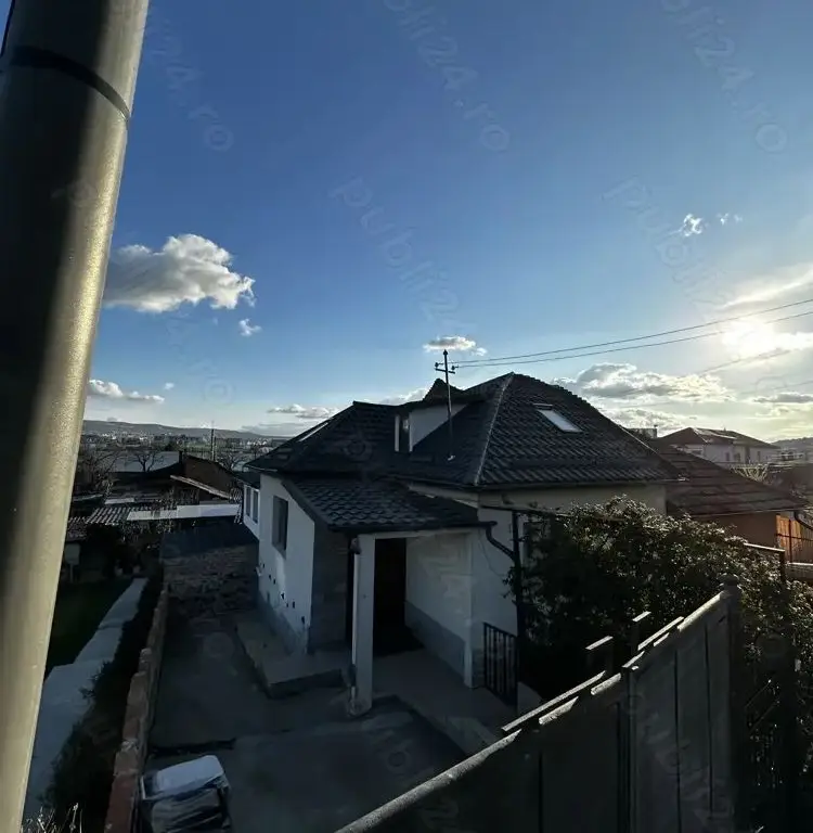 BRASADAS vinde Duplex 4 cam și curte 80 mp IRIS Bd. Muncii.