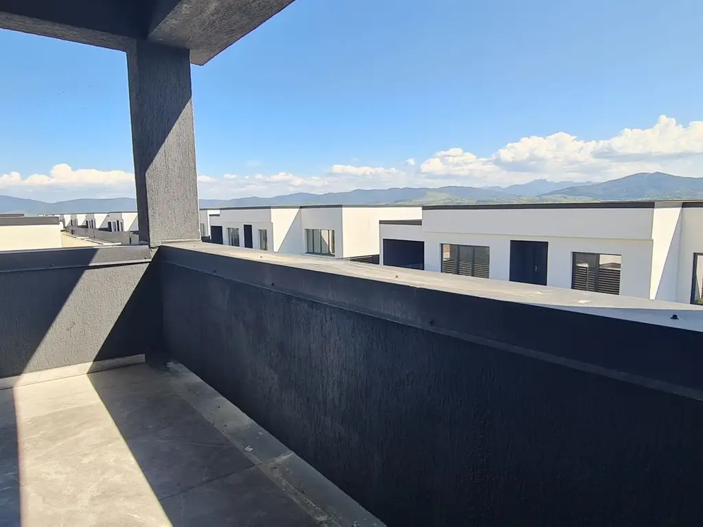 Casa individuala 4 camere 3 bai si garaj Cartier Izvor