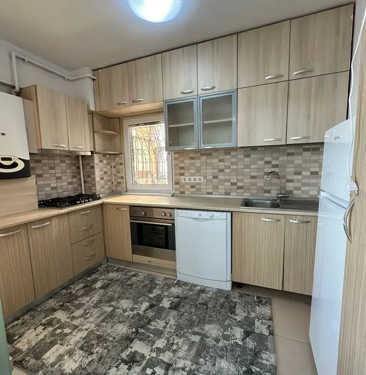 Apartament 4 camere zona Lujerului