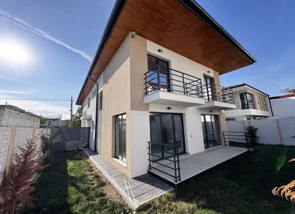 PROPRIETAR Casa Individuala P+1+M Noua la cheie /Doi cocosi Straulesti