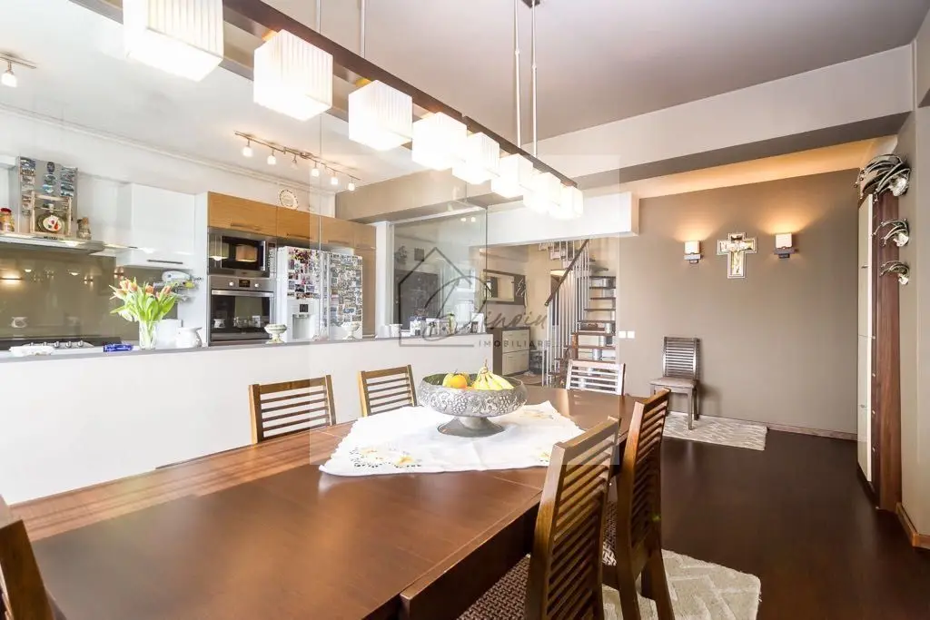Vanzare duplex Aparatorii Patriei I SU 202mp + depozit 90mp I COM 0%